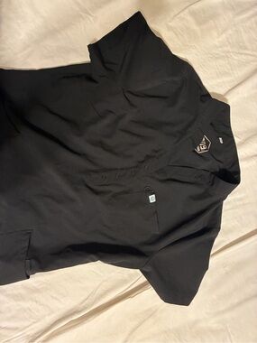 309 scrub set with jogger bottoms m Black Scrub Top - Short Sleeve